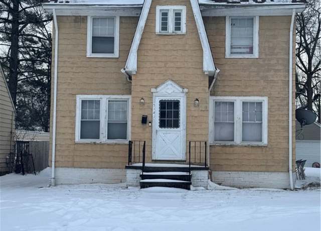 Property at 5141 Camden Rd, Maple Heights, OH 44137, 3 beds, 1 bath