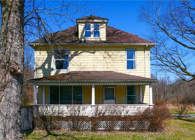Property at 514 Churchill Hubbard Rd, Youngstown, OH 44505, 4 beds, 1 bath