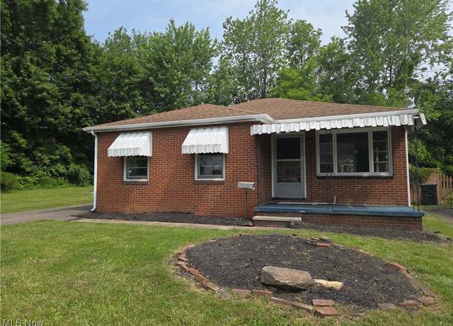 Property at 1321 Vermont NE, Canton, OH 44714, 2 beds, 1 bath
