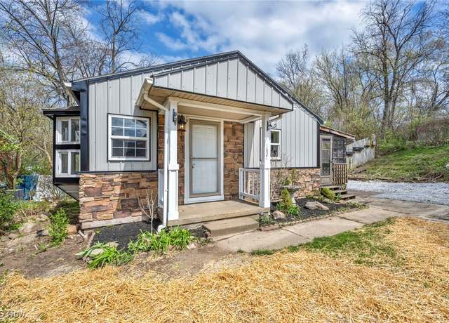 Property at 1621 Oakmont St NW, Canton, OH 44709, 2 beds, 1 bath