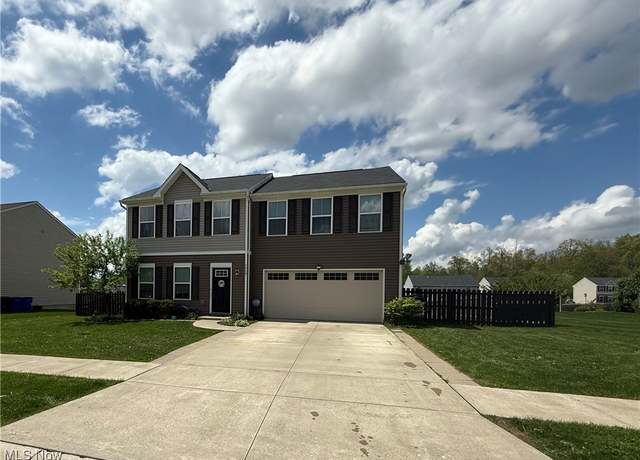 Property at 5029 Blackberry Ln, Ravenna, OH 44266, 4 beds, 2.5 baths