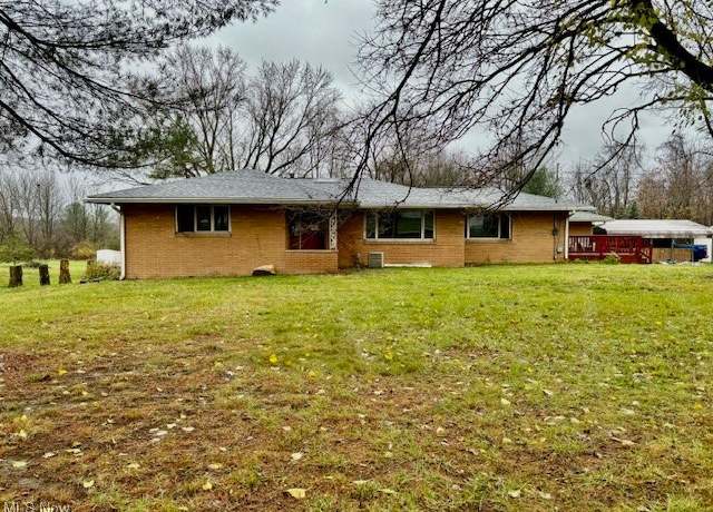 Property at 6716 Stewart Sharon Rd, Brookfield, OH 44403, 3 beds, 2.5 baths
