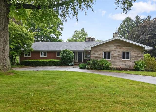 Property at 4616 Frazer Ave NW, Canton, OH 44709, 5 beds, 3.5 baths