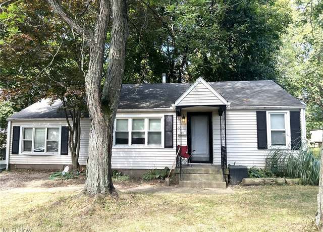 Property at 1015 Lois Ave NW, North Canton, OH 44720, 2 beds, 1 bath
