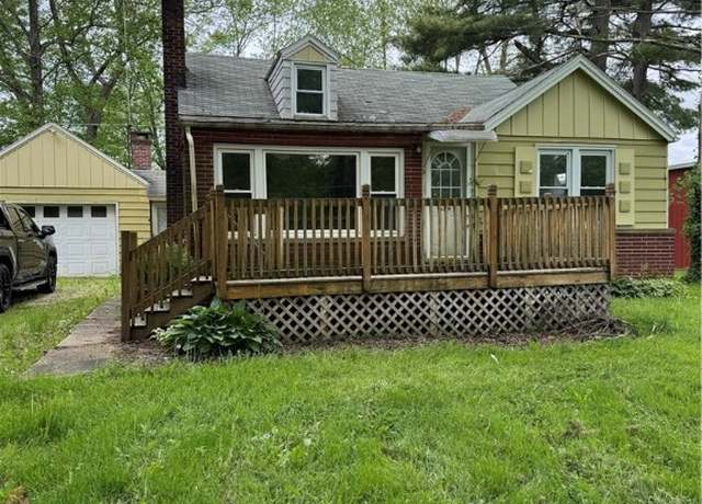 Property at 6109 Oakhill Ave NE, Alliance, OH 44601, 3 beds, 1 bath