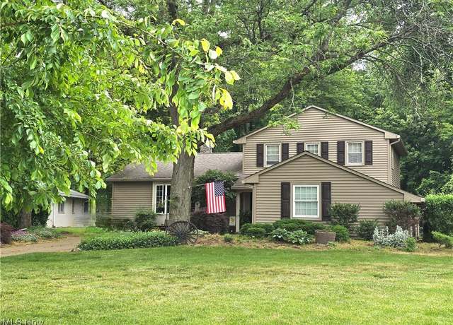 Property at 2185 Elmwood Dr, Westlake, OH 44145, 4 beds, 2.5 baths