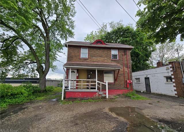 Property at 958 E Wilbeth Rd, Akron, OH 44306, 4 beds, 2 baths