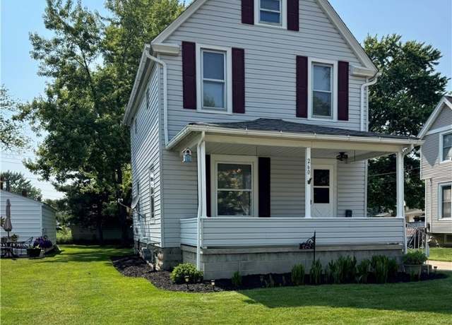 Property at 260 Harwood St, Elyria, OH 44035, 3 beds, 2.5 baths