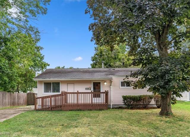 Property at 1726 Delia Ave, Akron, OH 44320, 3 beds, 1 bath
