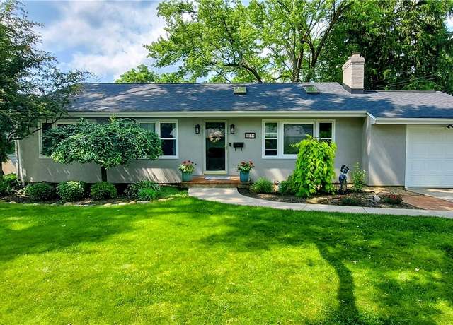Property at 1139 Courtleigh Dr, Akron, OH 44313, 3 beds, 2 baths