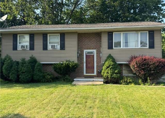 Property at 1927 Case St, Twinsburg, OH 44087, 3 beds, 1.5 baths