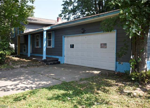 Photo of 2359 Oak Trace St, Youngstown, OH 44515