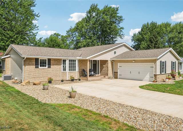 Property at 266 Cherry Valley Dr, Amherst, OH 44001, 3 beds, 2 baths