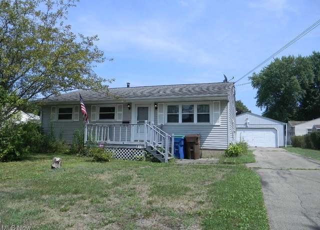 Property at 815 Elmwood Dr, Hubbard, OH 44425, 3 beds, 1 bath