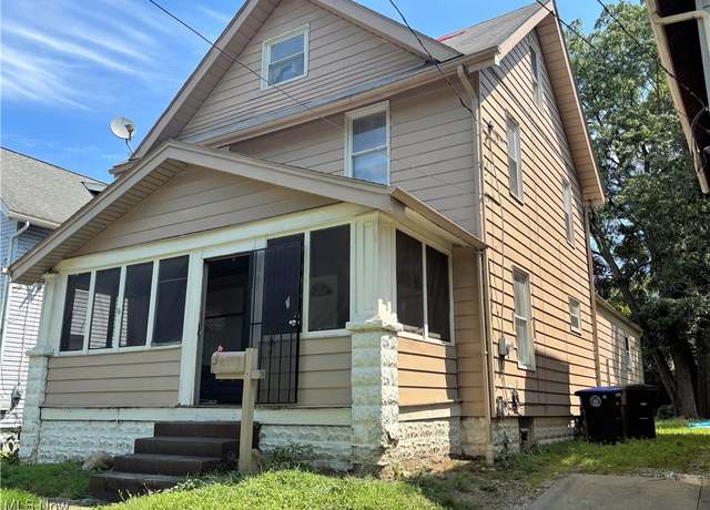 Property at 567 Garry Rd, Akron, OH 44305, 5 beds, 2 baths