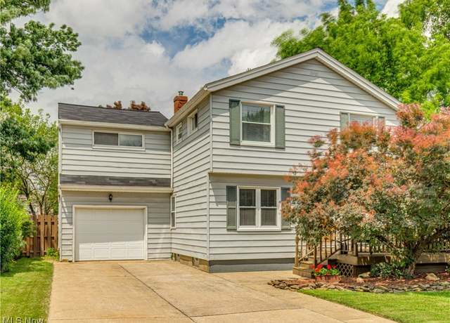Property at 1137 Silver Lake Ave, Cuyahoga Falls, OH 44223, 4 beds, 2 baths