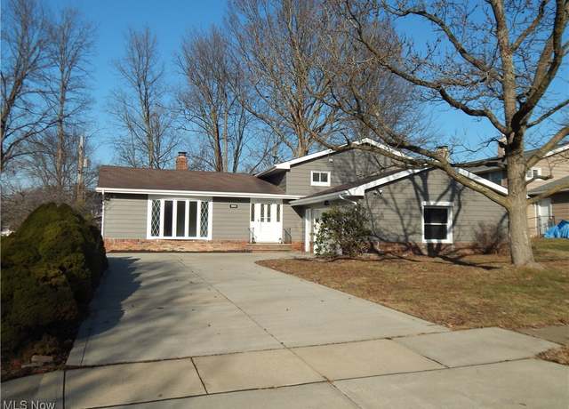 Property at 14520 Indian Creek Dr, Middleburg Heights, OH 44130, 4 beds, 3 baths