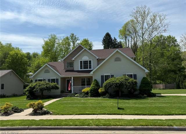 Property at 108 Goshen Glens Dr SE, New Philadelphia, OH 44663, 3 beds, 3 baths