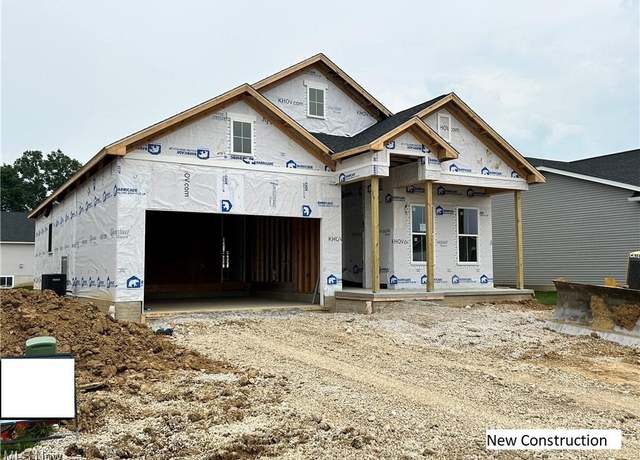 Property at 8932 Camden Rd NW, Massillon, OH 44646, 3 beds, 2 baths