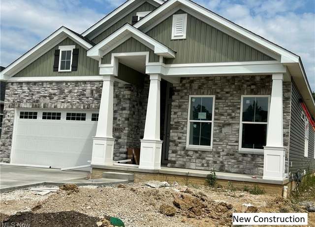 Property at 8932 Camden Rd NW, Massillon, OH 44646, 3 beds, 2 baths