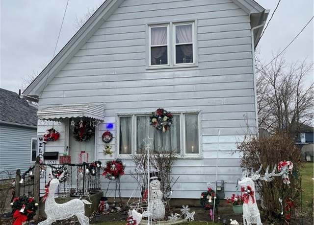 Property at 1021 W 18th St, Lorain, OH 44052, 2 beds, 1.5 baths