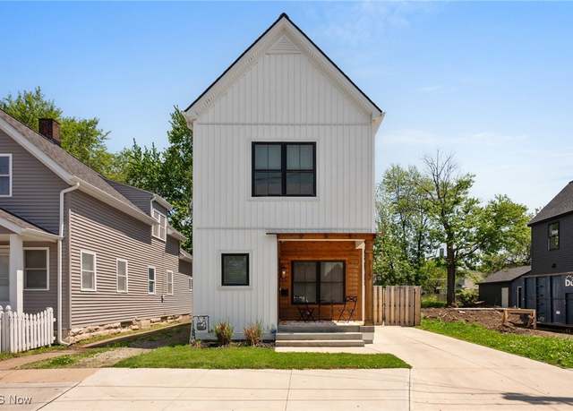 Property at 3127 W 17 Pl, Cleveland, OH 44109, 3 beds, 2.5 baths