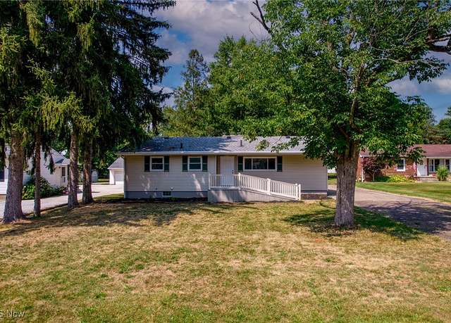 Property at 2067 Bigelow St, Akron, OH 44314, 3 beds, 1 bath