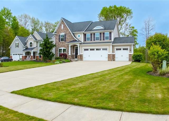 Property at 3241 Bent Oak Cir, Medina, OH 44256, 4 beds, 3.5 baths
