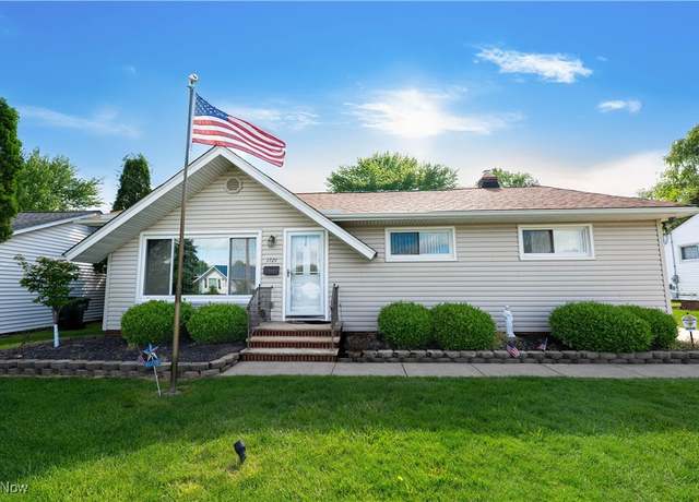 Property at 1721 Crestwood Rd, Mayfield Heights, OH 44124, 3 beds, 1.5 baths