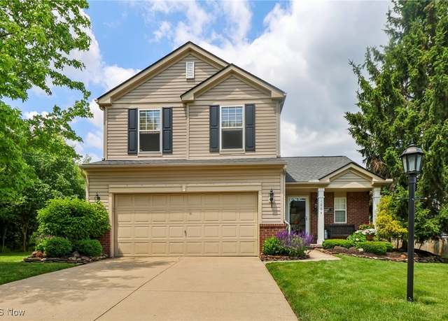 Property at 1064 Molland Dr, Brunswick, OH 44212, 3 beds, 2.5 baths
