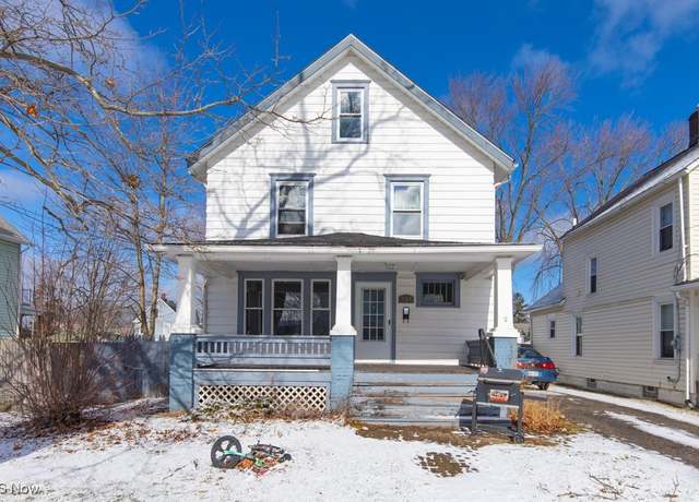 Property at 208 W 29th St, Lorain, OH 44055, 3 beds, 1 bath