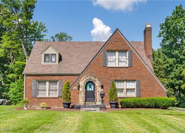 Property at 6100 Glenwood Ave, Boardman, OH 44512, 5 beds, 2 baths