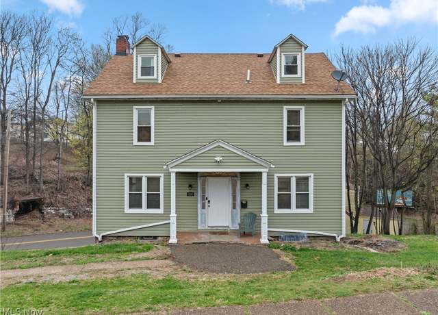 Property at 500 Grandview Ave, Steubenville, OH 43952, 5 beds, 2 baths