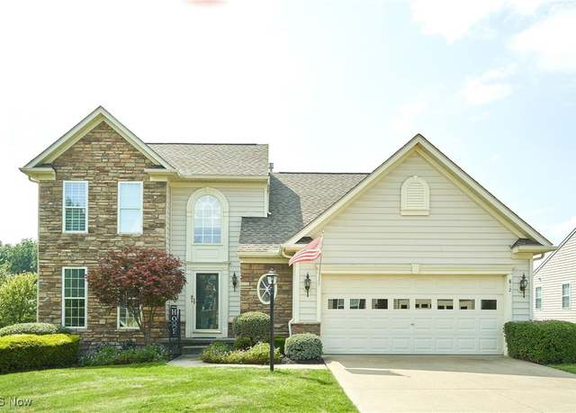 Property at 812 Willow Creek Dr, Fairlawn, OH 44333, 3 beds, 2.5 baths