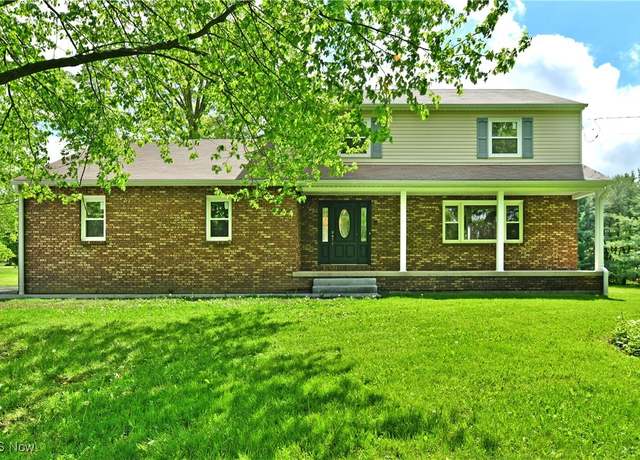 Property at 2153 Stillwagon Rd SE, Warren, OH 44484, 4 beds, 2.5 baths