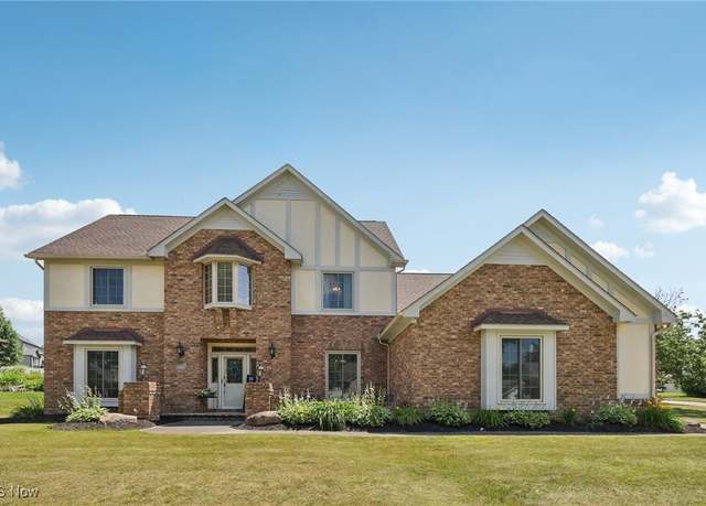 Property at 1101 Partridge Dr, Wadsworth, OH 44281, 4 beds, 2.5 baths