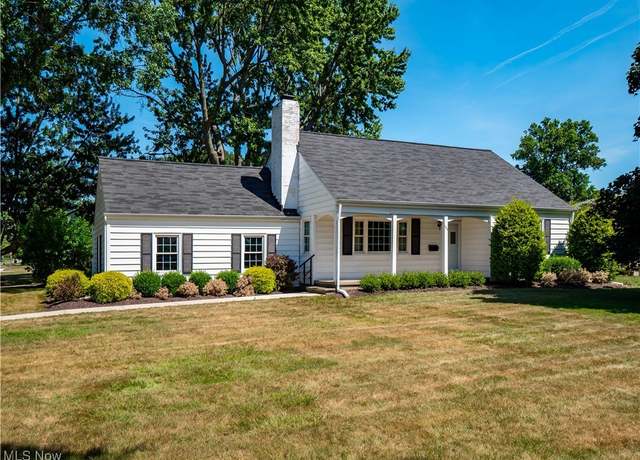 Property at 173 Duff Dr, Avon Lake, OH 44012, 4 beds, 2 baths