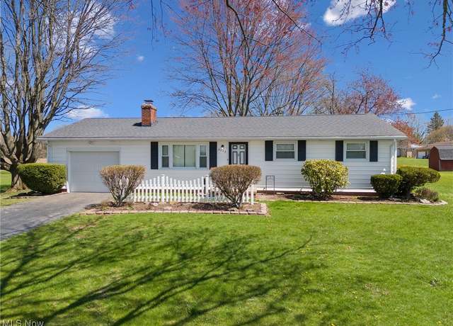 Property at 4522 Chester Ave, Louisville, OH 44641, 3 beds, 1 bath