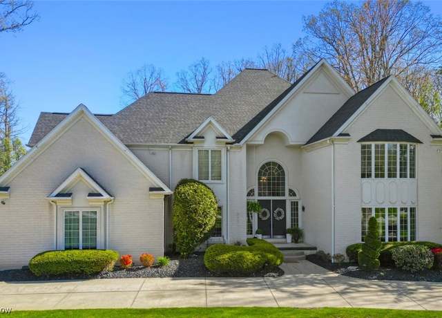 Property at 127 Timber Run Dr, Canfield, OH 44406, 4 beds, 4.5 baths