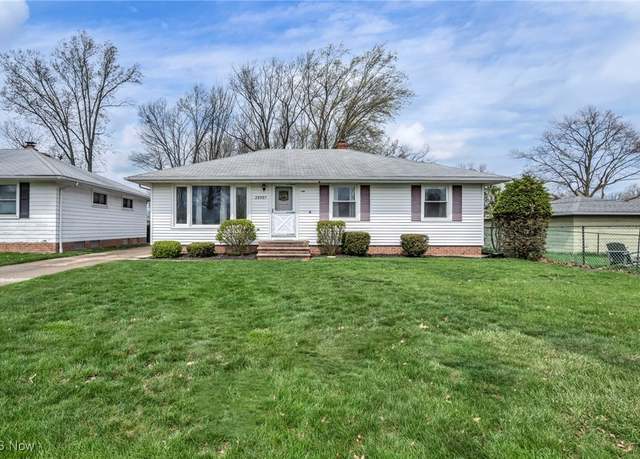 Property at 29597 Shaker Dr, Wickliffe, OH 44092, 3 beds, 2.5 baths