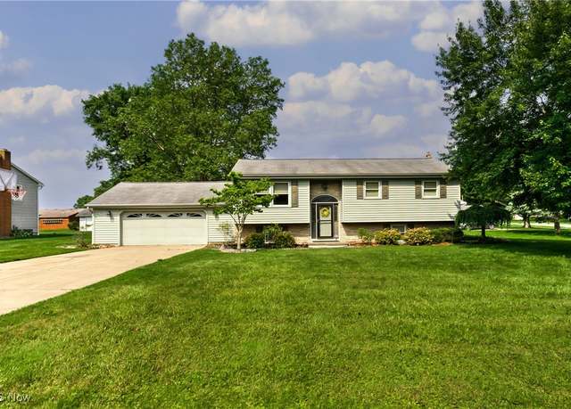 Property at 9863 Deltona Dr, New Middletown, OH 44442, 4 beds, 2 baths