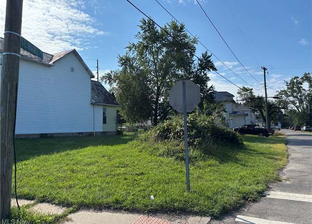 Property at 1848 Ridge Ave, Zanesville, OH 43701