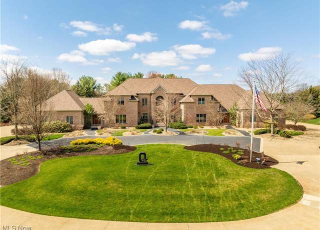 Property at 7041 Meadowlands Ave NW, North Canton, OH 44720, 5 beds, 7 baths
