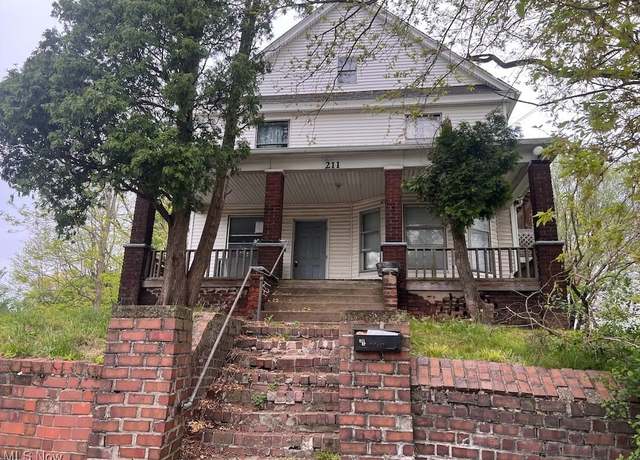 Property at 211 15th St NE, Canton, OH 44714, 4 beds, 2 baths