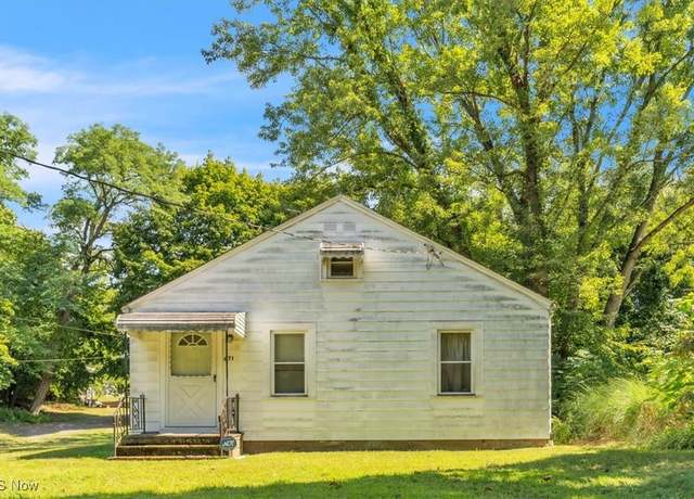 Property at 671 Selzer St, Akron, OH 44310, 2 beds, 1 bath