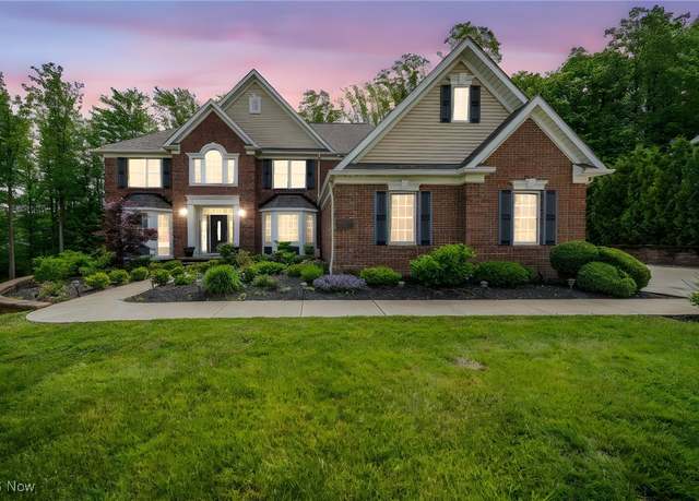 Property at 8041 Daisy Hill Ct, Concord, OH 44077, 4 beds, 4.5 baths