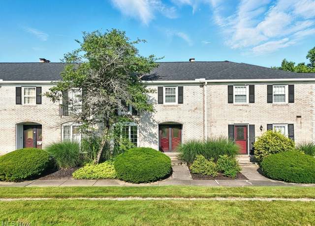 Property at 824 S Chillicothe Rd, Aurora, OH 44202, 3 beds, 1.5 baths
