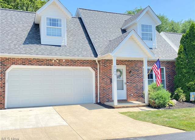 Property at 2088 Jennifer St, Akron, OH 44313, 2 beds, 2.5 baths