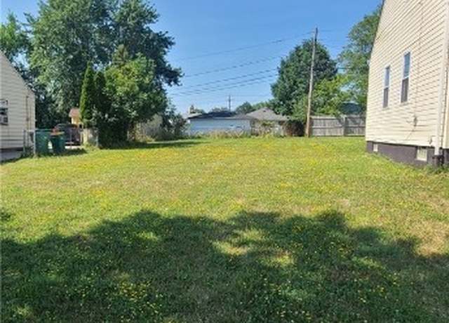 Property at 18713 Fairway Ave, Maple Heights, OH 44137