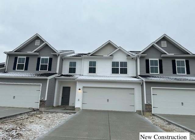 Property at 3480 Bushwillow Dr, Green, OH 44685, 3 beds, 2.5 baths